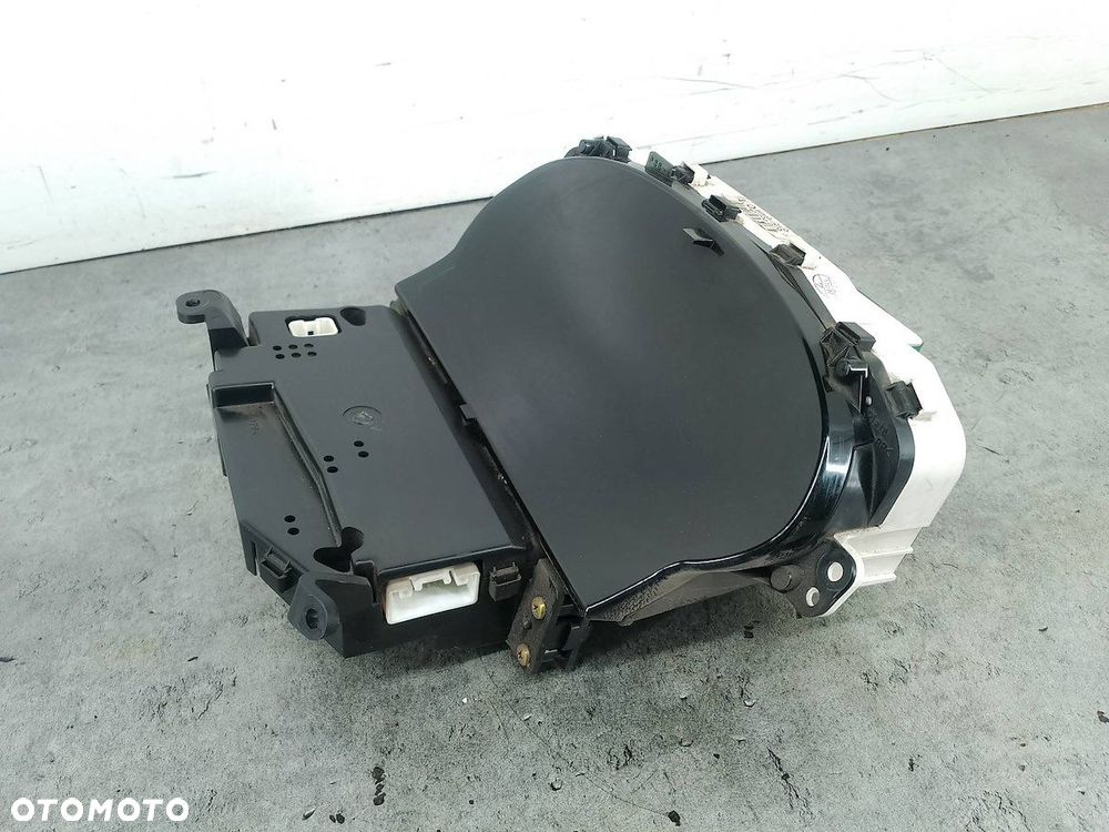 LICZNIK TOYOTA YARIS VERSO 83800-52510 457300-0420  DENSO 1.3 16V - 6