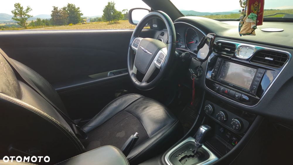 Chrysler 200 - 21