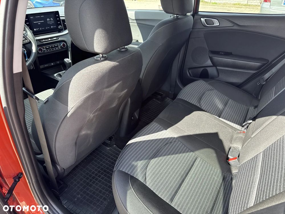 Kia XCeed 1.5 T-GDI M - 25