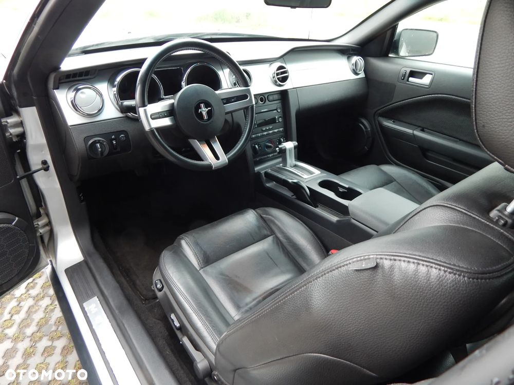Ford Mustang - 22