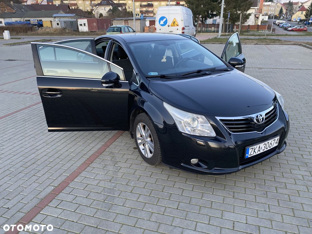 Toyota Avensis 2.0 D-4D Luna - 14