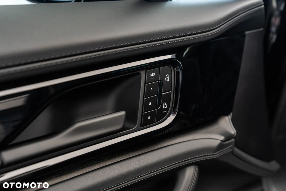 Porsche Panamera 4S E-Hybrid - 28