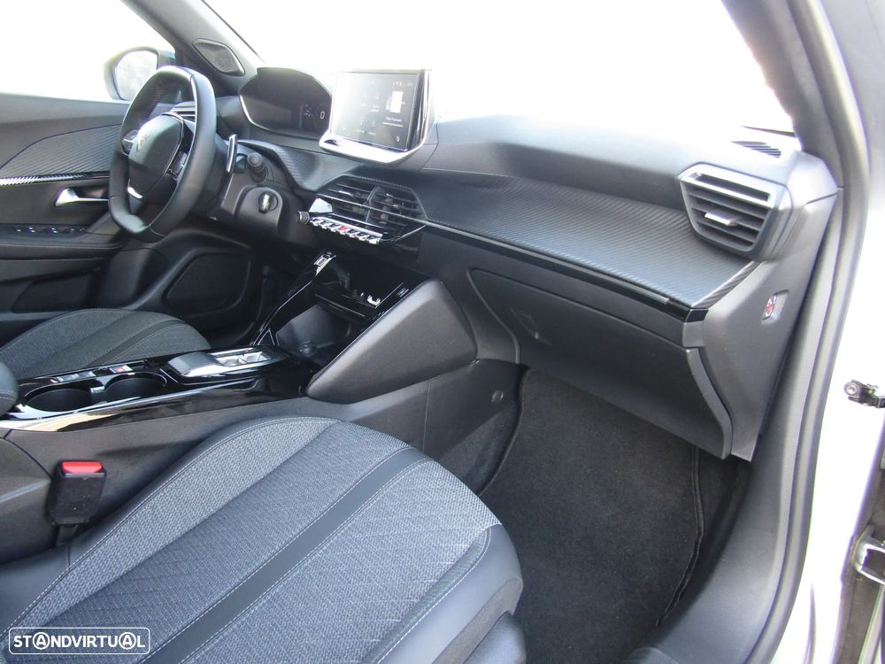 Peugeot 2008 1.5 BlueHDi Allure Pack EAT8 - 21