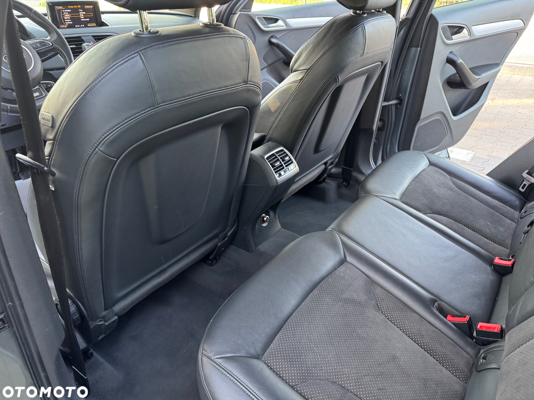 Audi Q3 35 TDI S line - 32