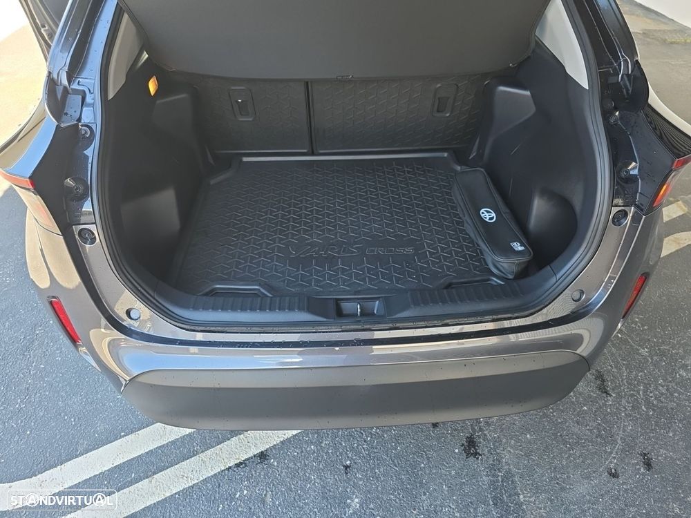 Toyota Yaris Cross 1.5 HDF Comfort Plus - 24