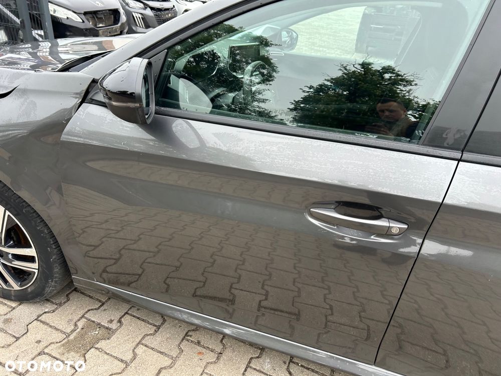Peugeot 208 - 27