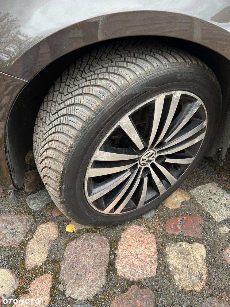 Volkswagen Passat 2012 photo 2