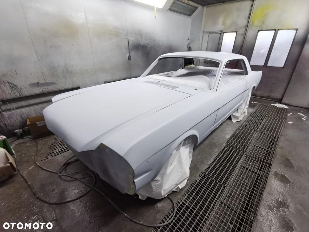 Ford Mustang - 30