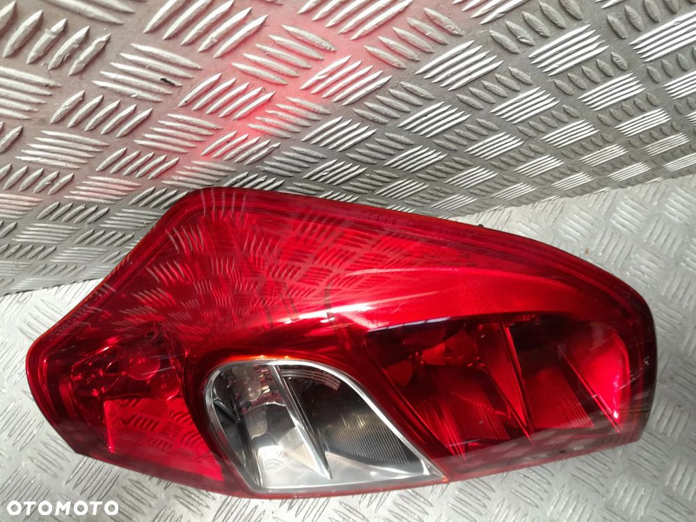 HYUNDAI I10 LAMPA PRAWA TYLNA PRAWY TYŁ W BŁOTNIK - 8