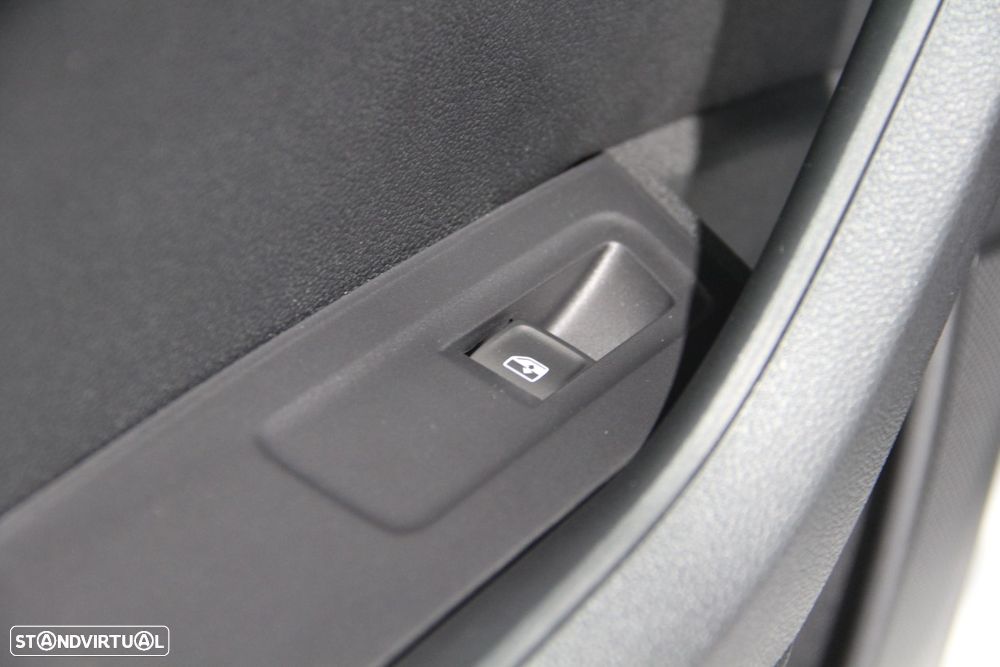 Skoda Karoq 1.0 TSI Sportline - 38