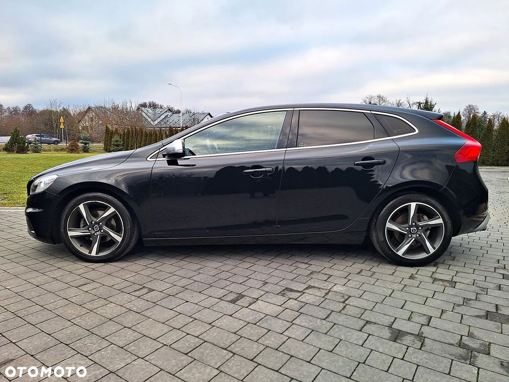 Volvo V40 D2 R Design - 12