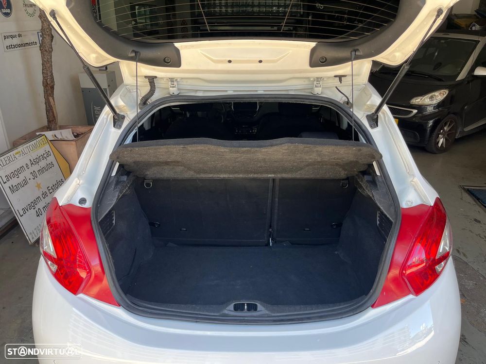Peugeot 208 1.4 HDi - 5