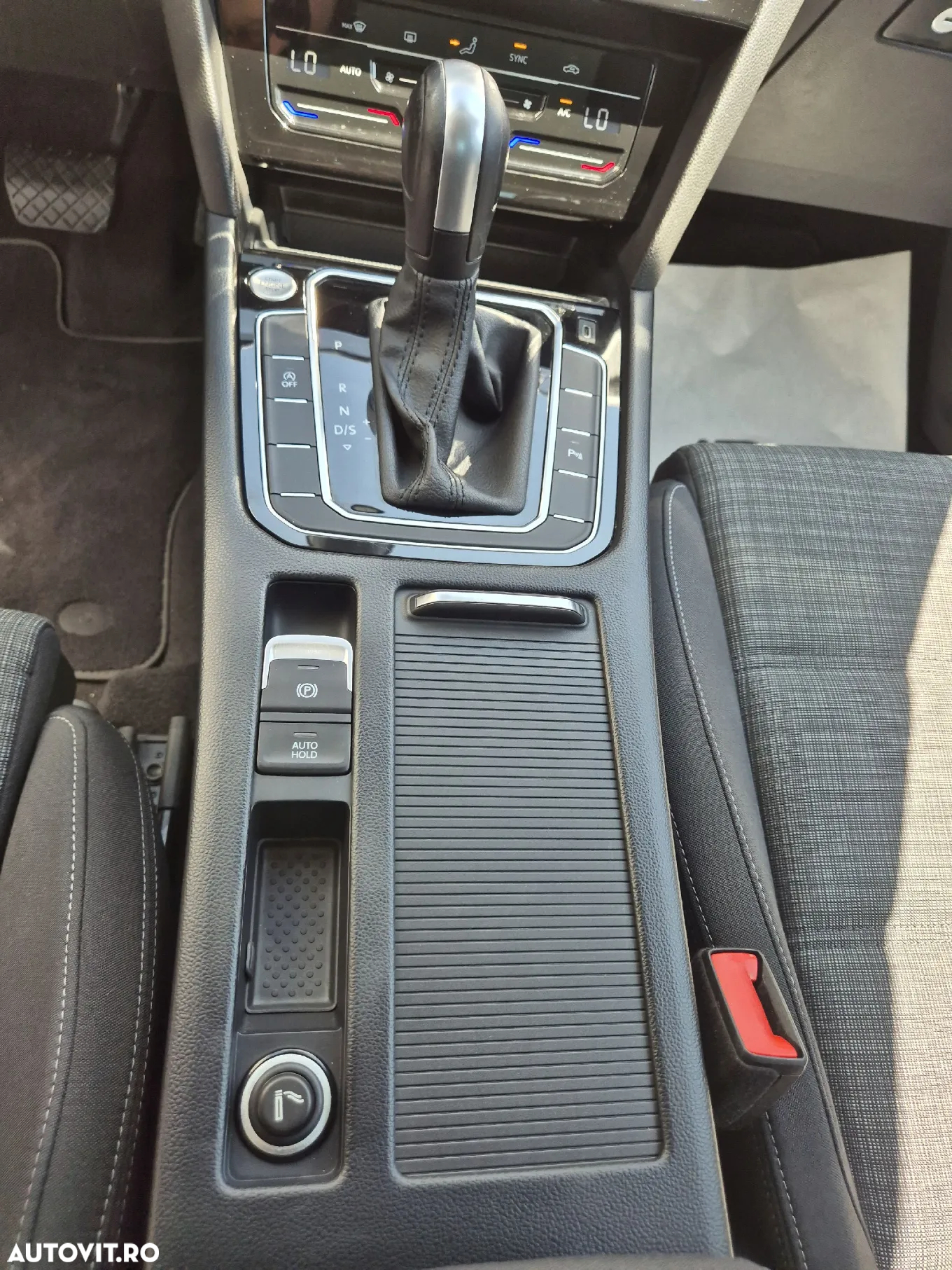 Volkswagen Passat Variant 2.0 TDI DSG Comfortline - 30