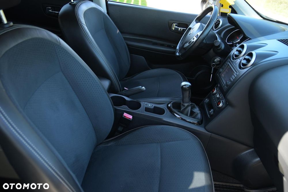 Nissan Qashqai 1.6 360 - 22