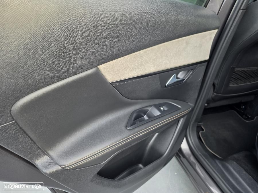 Peugeot 3008 1.2 PureTech GT EAT8 - 21