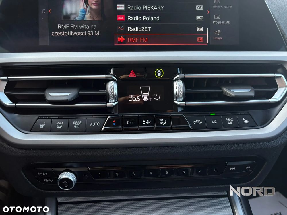BMW Seria 3 320d mHEV - 28