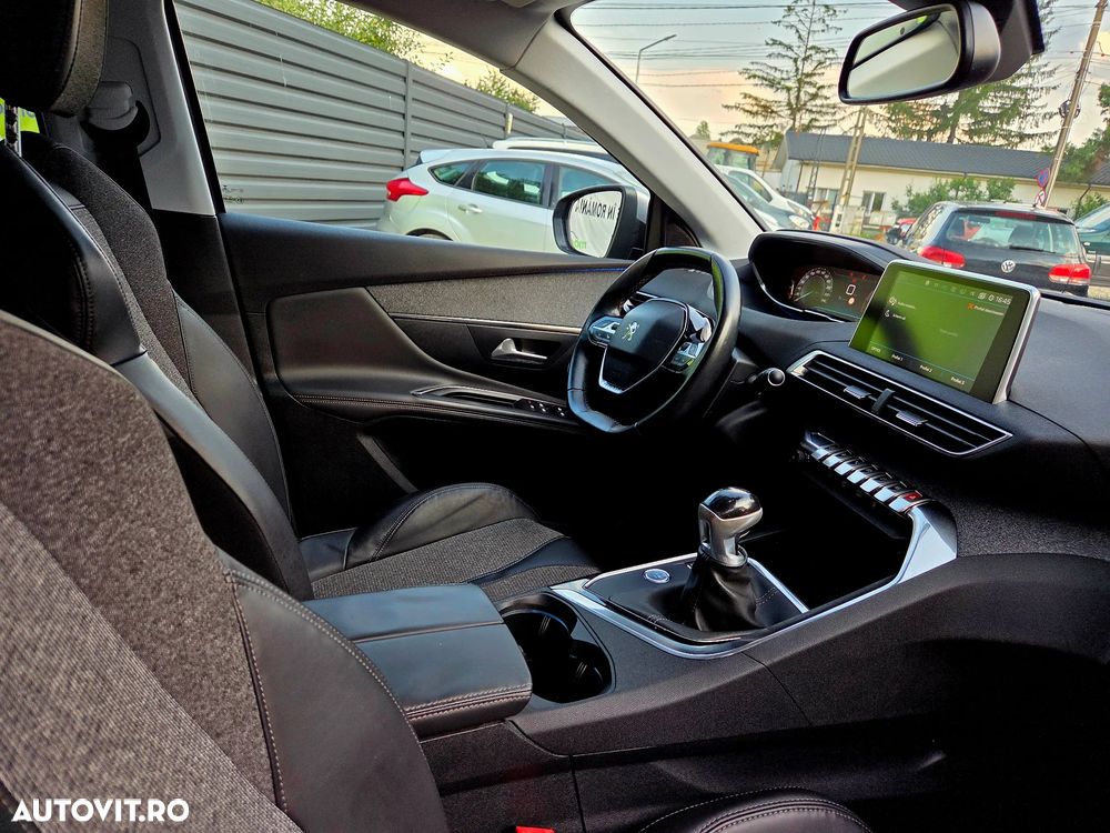 Peugeot 3008 PureTech 130 Stop & Start GPF Allure - 7