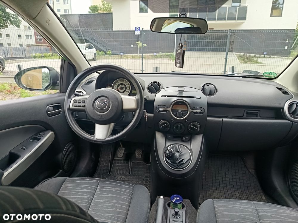 Mazda 2 - 6