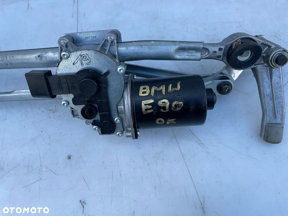 MECHANIZM SILNICZEK WYCIERACZEK PRZÓD BMW E90 6978263 - 2