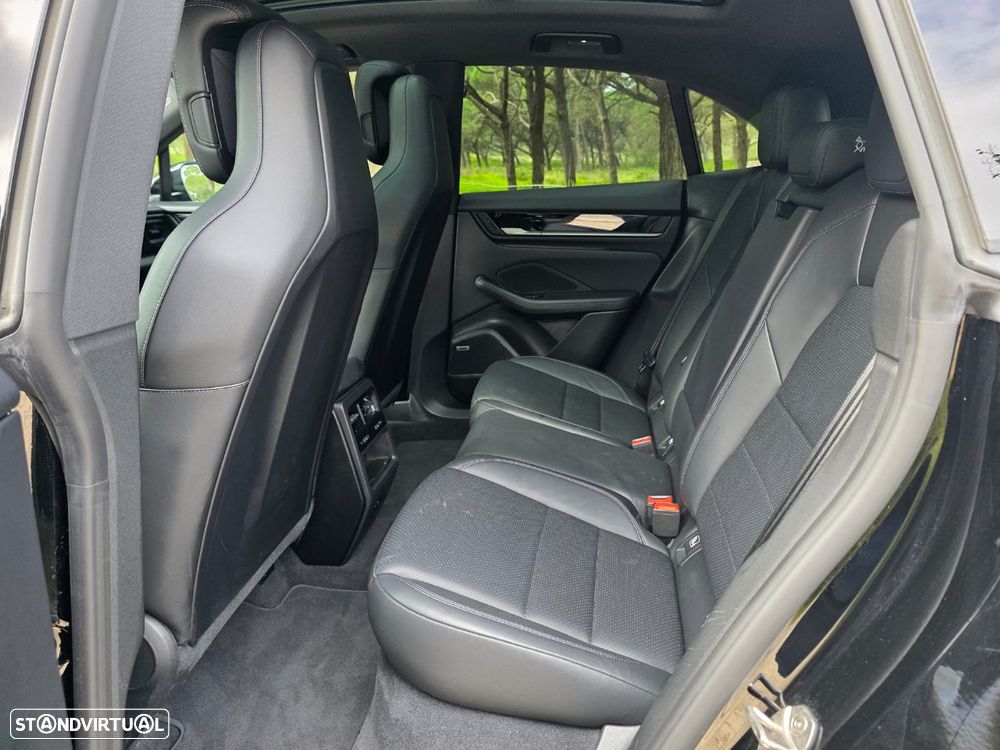 Porsche Macan Electric 4 - 18