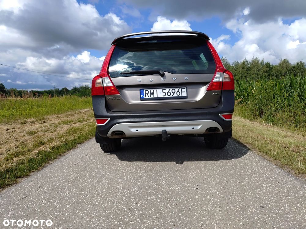 Volvo XC 70 D5 AWD Momentum - 6
