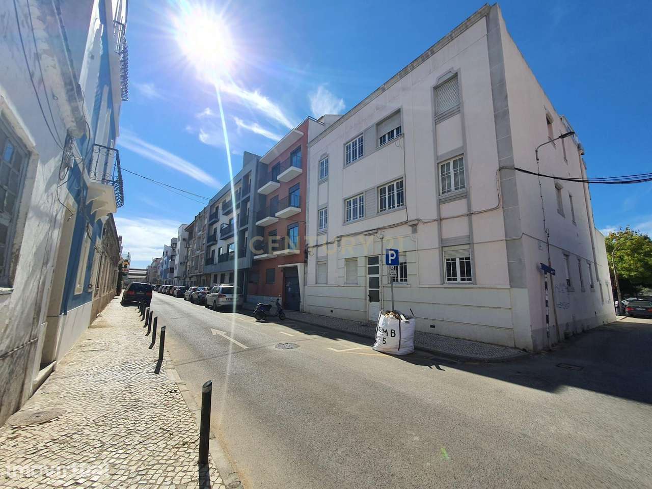 Armazém no centro do Barreiro com 3.296 m2 para construção de três pré - Grande imagem: 2/12