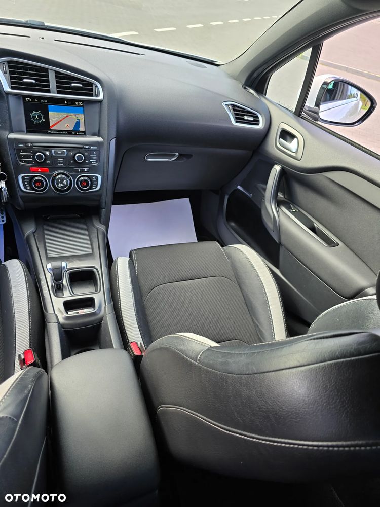 Citroën DS4 e-HDi 115 ETG6 Urban Show - 27