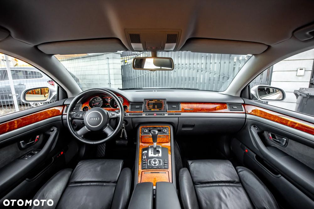 Audi A8 4.2 Quattro - 23