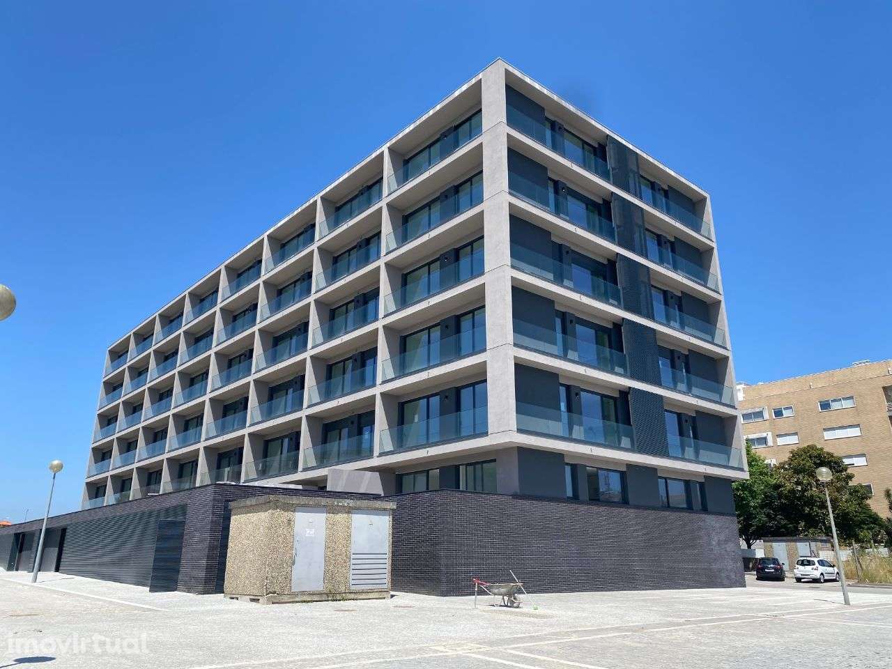 APART. T0 NOVO C/ VAR.- 44M2 PRONTO A HABITAR - PERTO HOSPITAL S.JOÃO - Grande imagem: 5/17