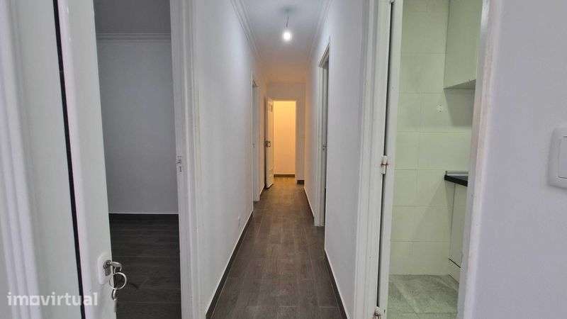 Apartamento T2 na Brandoa - Grande imagem: 2/10