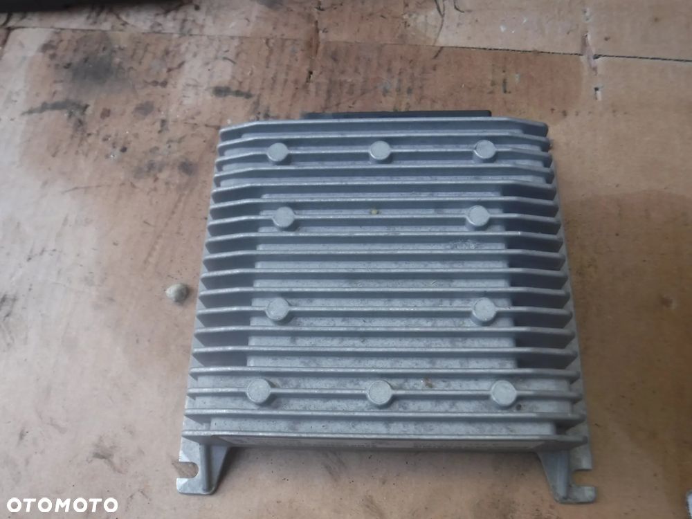 Vw T5 Lift T6 multivan Audi Skoda wzmacniacz 5K0035456B - 1