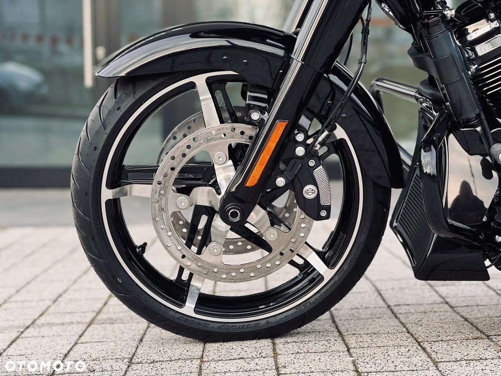 Harley-Davidson Touring Road Glide - 19