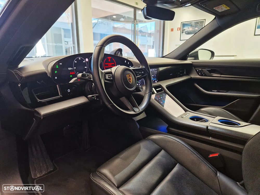 Porsche Taycan 4S - 17