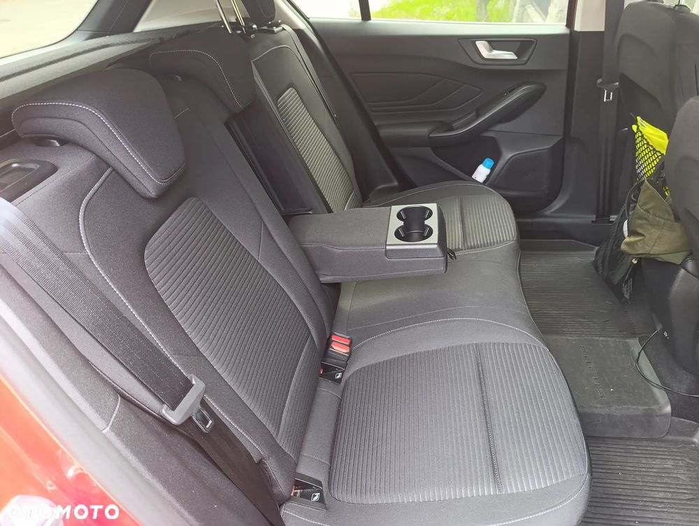 Ford Focus 1.0 EcoBoost Titanium X - 11