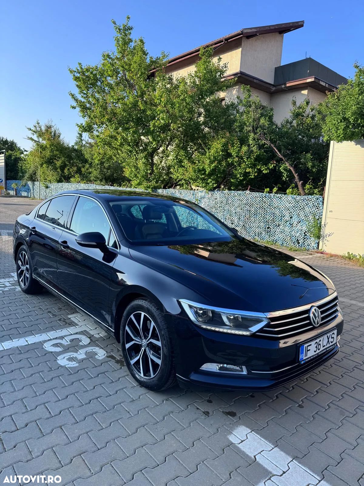 Volkswagen Passat 1.6 TDI Comfortline - 1