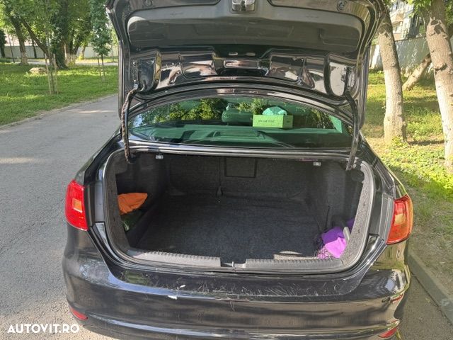 Volkswagen Jetta 1.6 TDI DPF Comfortline - 15