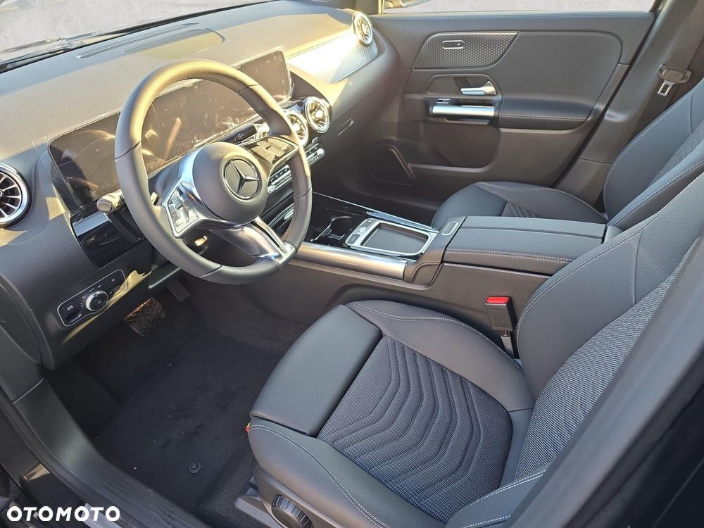 Mercedes-Benz EQA - 11