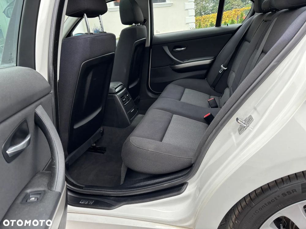 BMW Seria 3 320d - 8