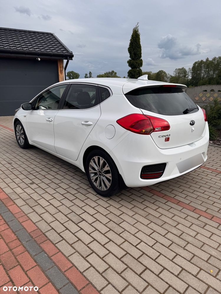 Kia Ceed - 5