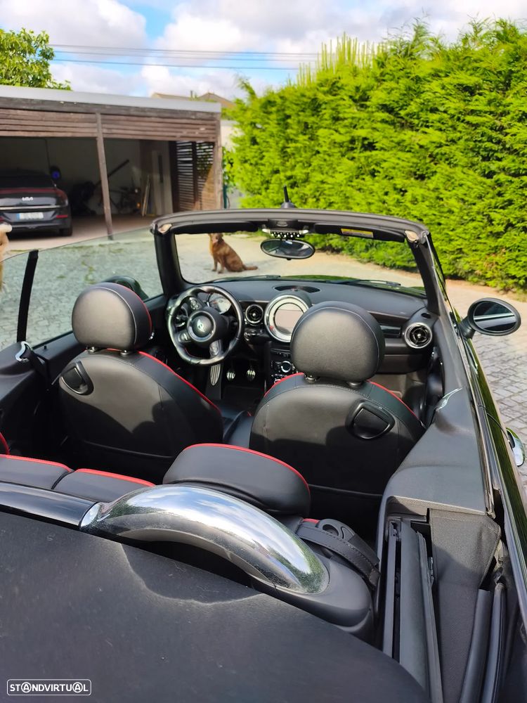 MINI Cabrio John Cooper Works - 4