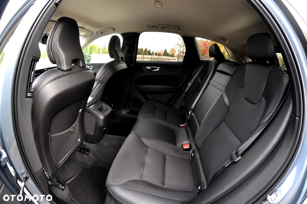 Volvo XC 60 D3 Momentum Pro - 23