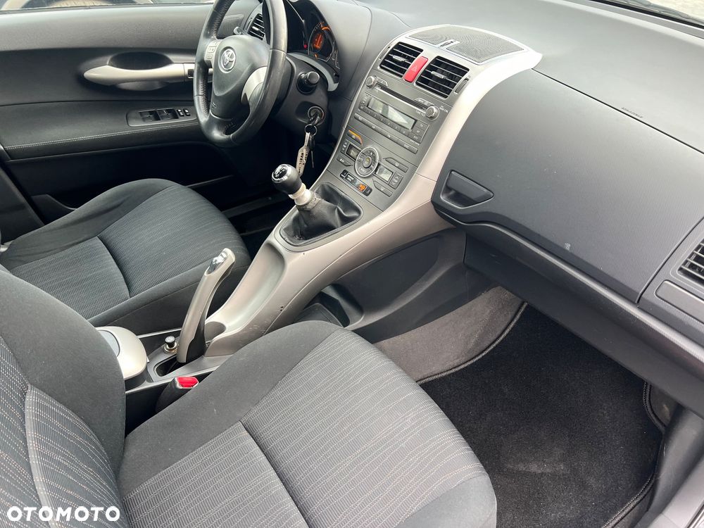 Toyota Auris 1.4 D-4D 2010 - 32