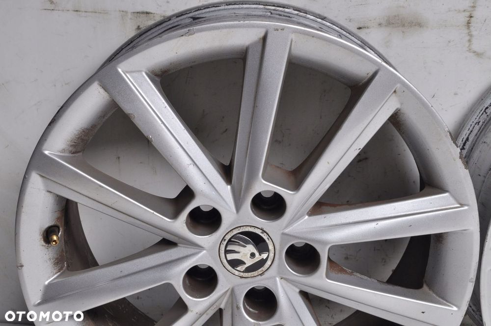 SKODA  FELGI ALUMINIOWE 5E0601025E 17 7.0 ET49 5X112 - 14