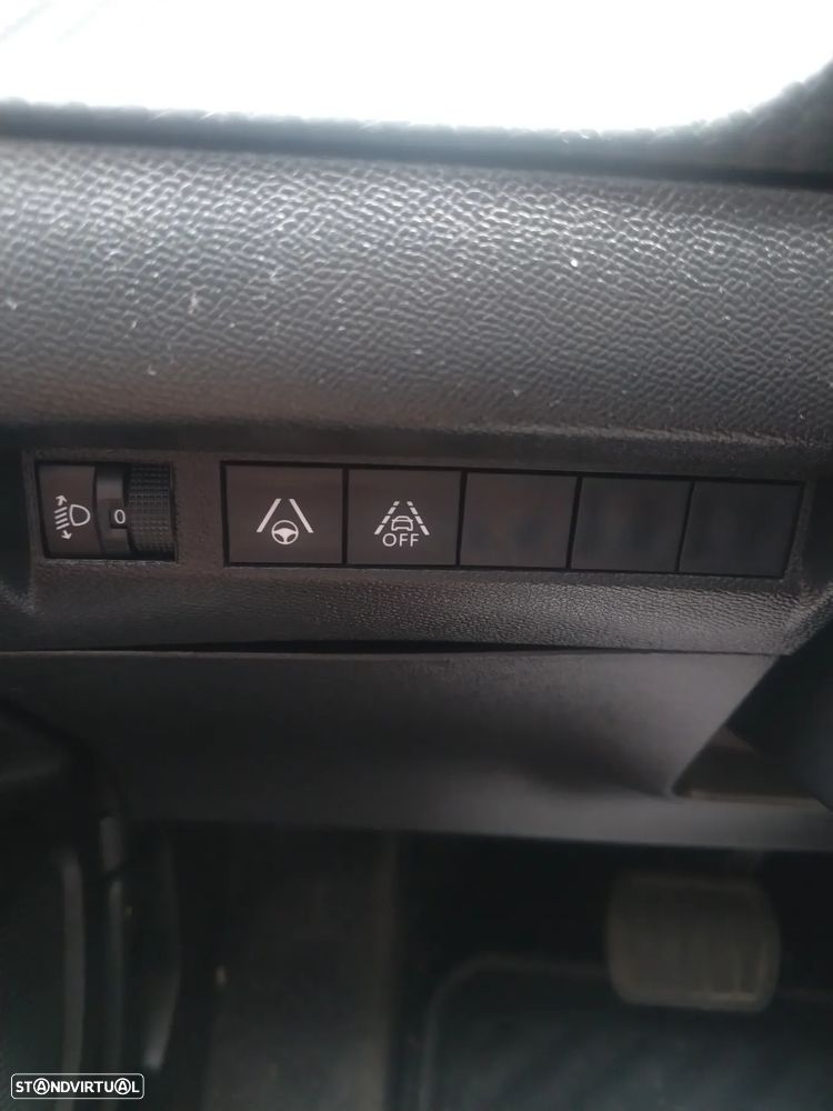 Peugeot e-2008 50 kWh Allure Pack - 26