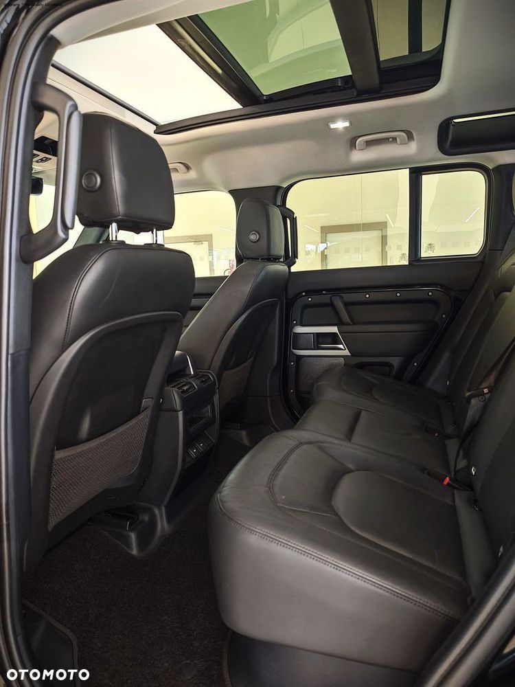 Land Rover Defender - 13