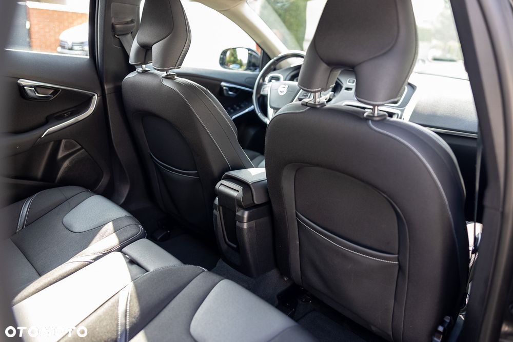 Volvo V40 T3 Momentum - 26