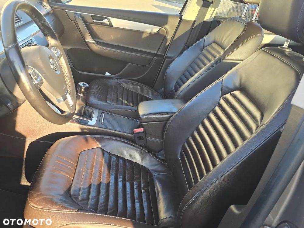 Volkswagen Passat 1.6 TDI BlueMotion Technology Highline - 19