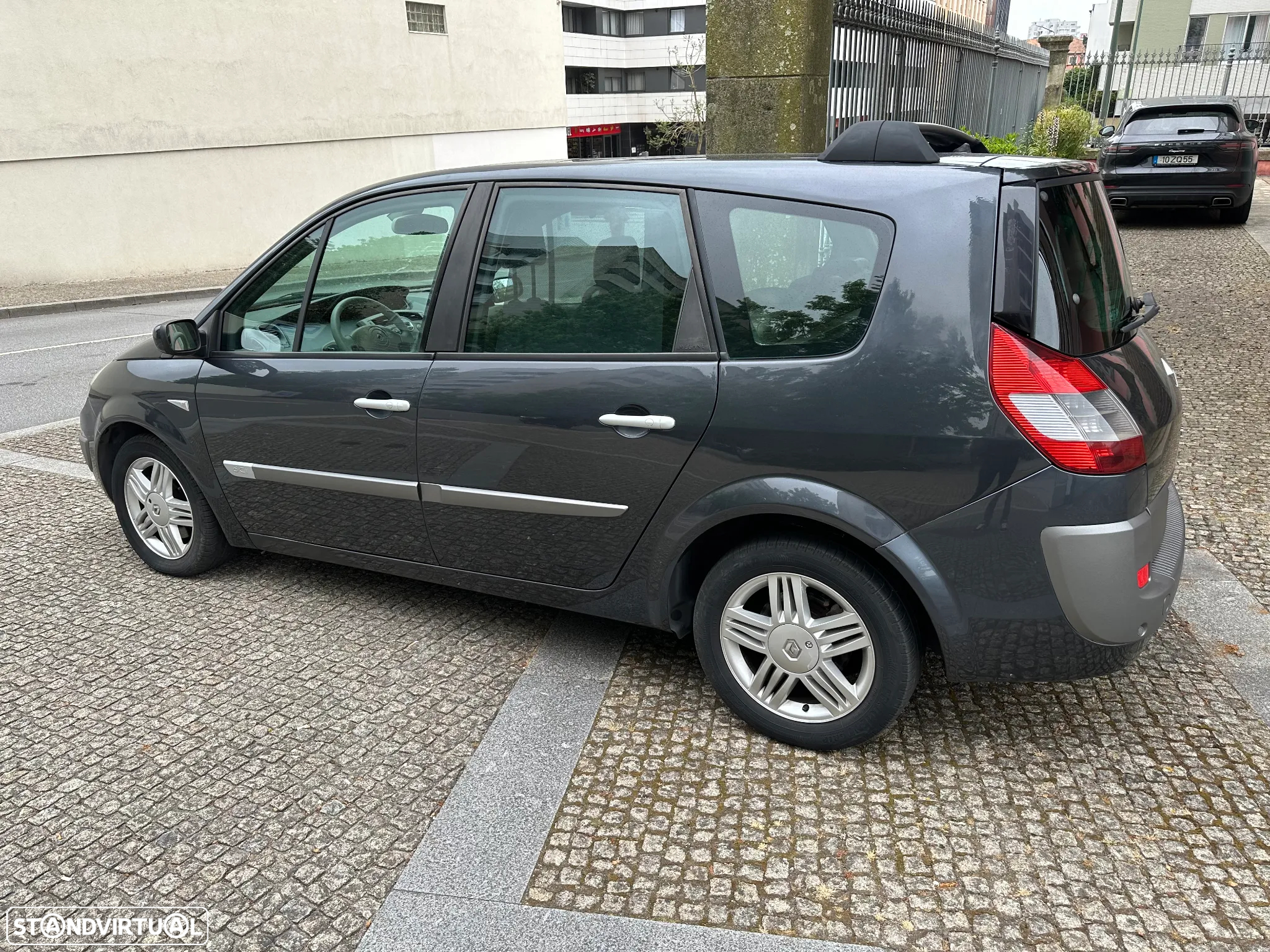 Renault Grand Scénic 1.5 dCi SL Exclusive II - 4