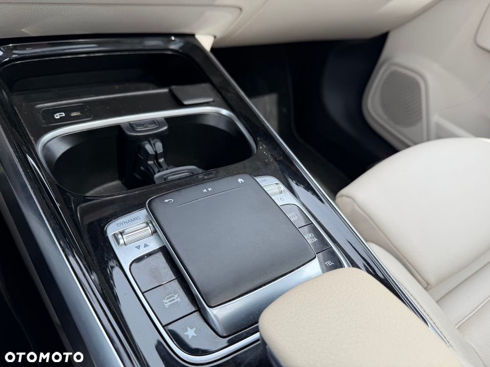Mercedes-Benz GLB 250 4Matic 8G-DCT Progressive - 10