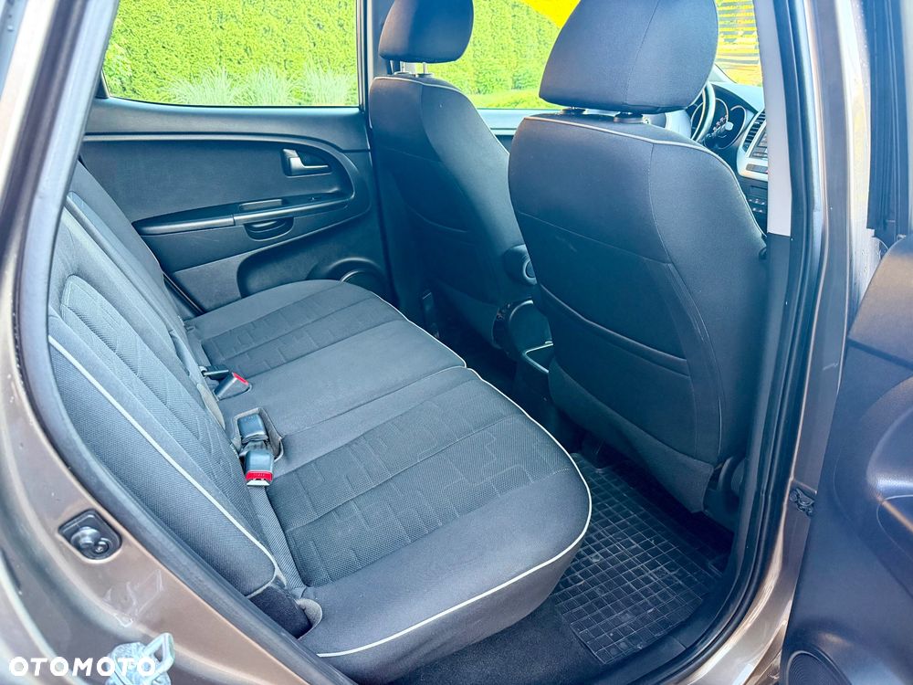 Kia Venga 1.4 CRDi 90 Attract - 22